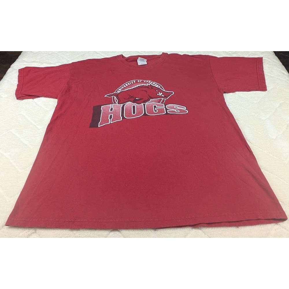 Gildan Arkansas Razorbacks Hogs T-Shirt Mens Large Red NCAA Graphic Tee